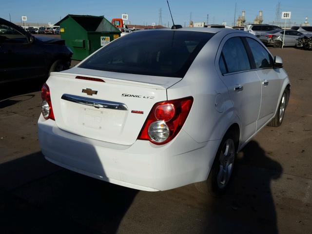 1G1JE5SB7G4152192 - 2016 CHEVROLET SONIC LTZ WHITE photo 4