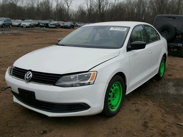 3VW1K7AJ7EM319783 - 2014 VOLKSWAGEN JETTA BASE Սպիտակ լուսանկար 2