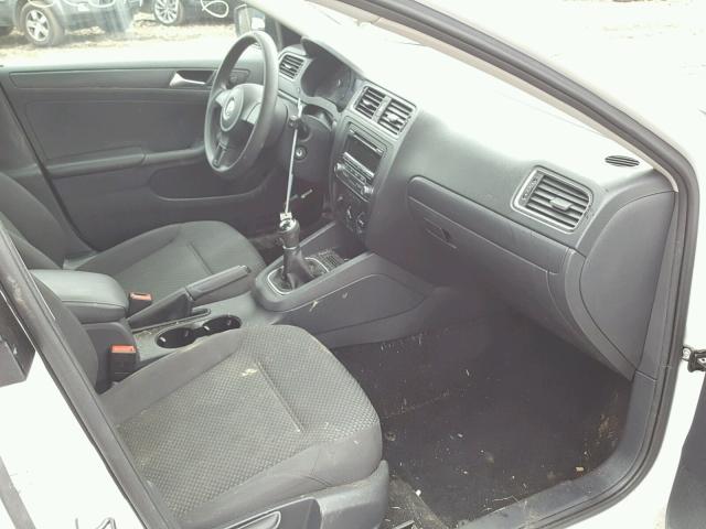 3VW1K7AJ7EM319783 - 2014 VOLKSWAGEN JETTA BASE Սպիտակ լուսանկար 5