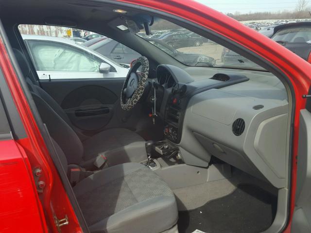 KL1TD52605B322933 - 2005 CHEVROLET AVEO BASE Rouge photo 5