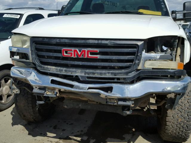 1GTHC24193E114241 - 2003 GMC SIERRA C25 WHITE photo 9