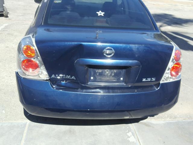 1N4AL11D55C146022 - 2005 NISSAN ALTIMA S BLUE photo 9