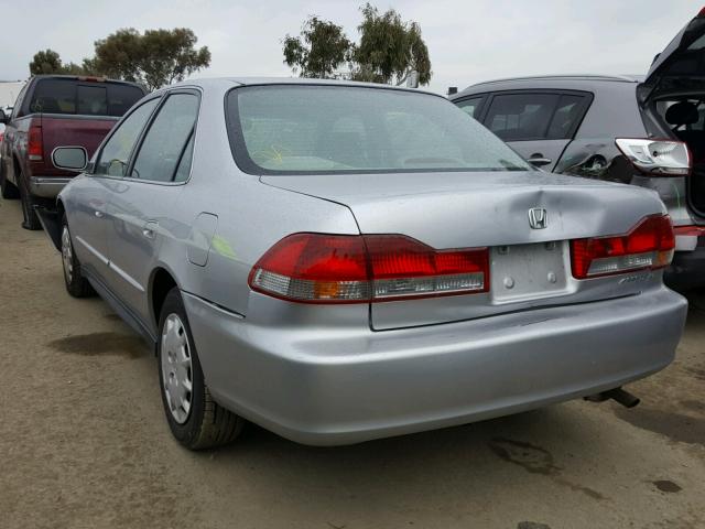 JHMCG665X2C028922 - 2002 HONDA ACCORD LX SILVER photo 3