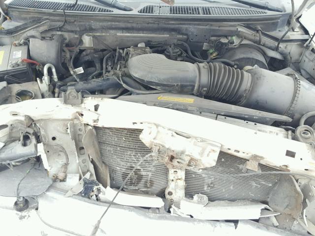 5LMRU27L4XLJ15791 - 1999 LINCOLN NAVIGATOR თეთრი ფოტო 7