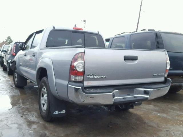 3TMLU4EN5FM177453 - 2015 TOYOTA TACOMA DOU SILVER photo 3