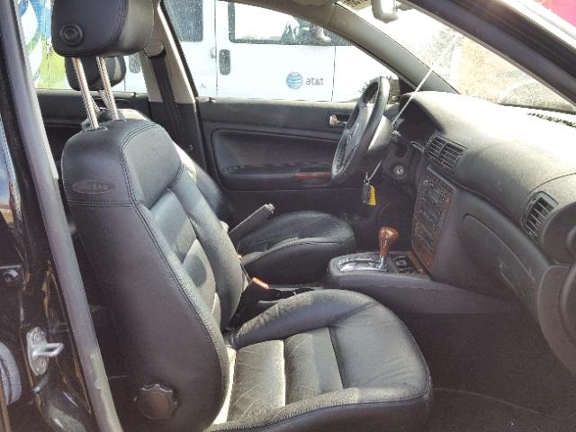 WVWRH63B11P288541 - 2001 VOLKSWAGEN PASSAT GLX BLACK photo 5