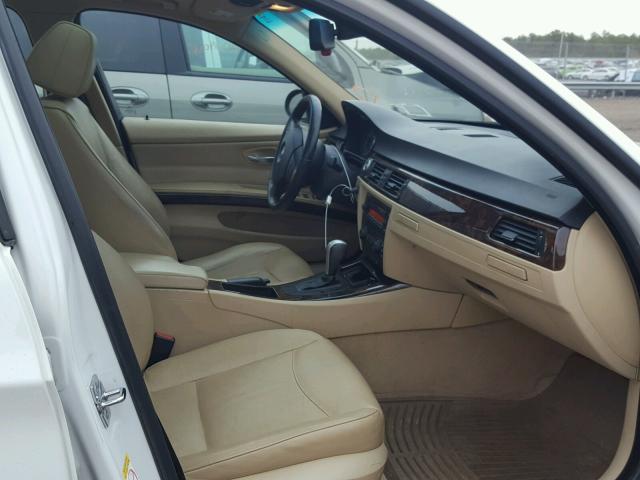 WBAVD13516KV10388 - 2006 BMW 325 XI WHITE photo 5