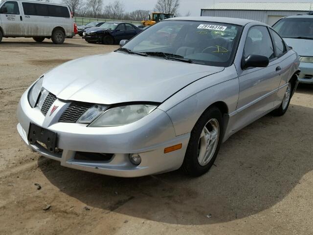 1G2JB12FX47173516 - 2004 PONTIAC SUNFIRE SILVER photo 2