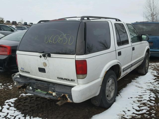 1GNDT13W8Y2249295 - 2000 CHEVROLET BLAZER WHITE photo 4