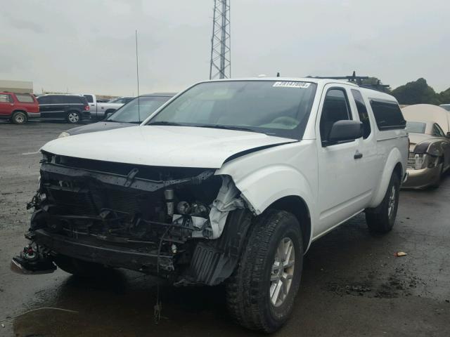 1N6AD0CU1FN728653 - 2015 NISSAN FRONTIER S WHITE photo 2
