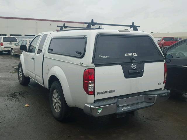 1N6AD0CU1FN728653 - 2015 NISSAN FRONTIER S WHITE photo 3