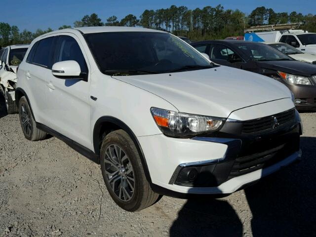 JA4AP3AU8HZ003829 - 2017 MITSUBISHI OUTLANDER WHITE photo 1