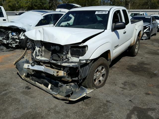 5TETU62N67Z417811 - 2007 TOYOTA TACOMA PRE WHITE photo 2