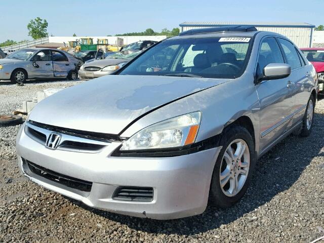 1HGCM56797A044166 - 2007 HONDA ACCORD EX SILVER photo 2