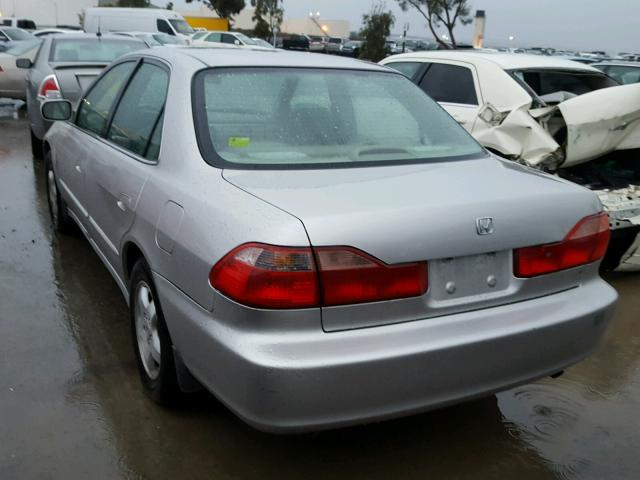 1HGCG1658WA058394 - 1998 HONDA ACCORD EX CREAM photo 3