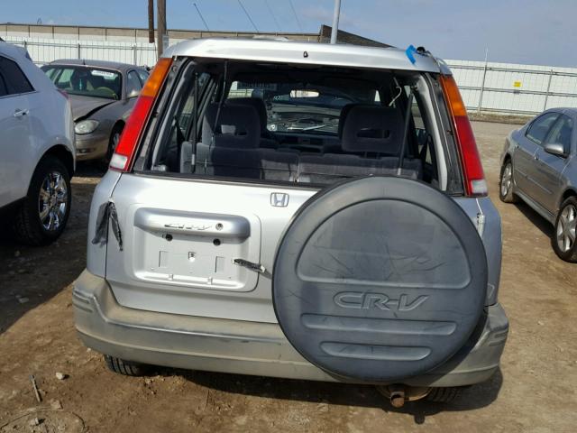 JHLRD1865WC040045 - 1998 HONDA CR-V EX SILVER photo 9