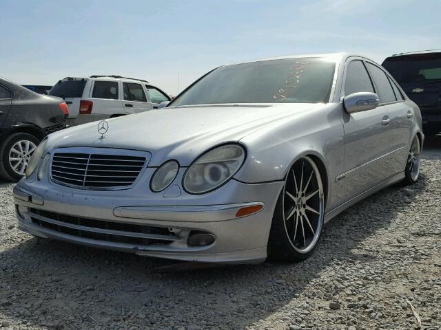 WDBUF70J43A141832 - 2003 MERCEDES-BENZ E 500 SILVER photo 2