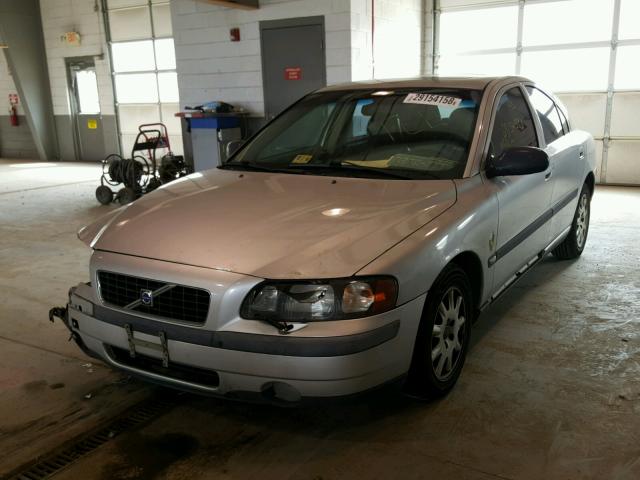 YV1RS61R812043731 - 2001 VOLVO S60 SILVER photo 2