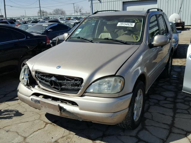 4JGAB72E61A221819 - 2001 MERCEDES-BENZ ML 430 米色 照片 2