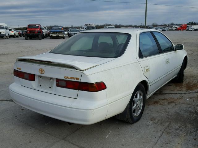 4T1BG22K9WU222757 - 1998 TOYOTA CAMRY CE WHITE photo 4