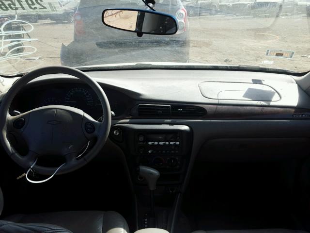 1G1NE52J92M615788 - 2002 CHEVROLET MALIBU LS ვერცხლისფერი ფოტო 10