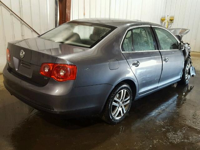 3VWSF71K85M626896 - 2005 VOLKSWAGEN NEW JETTA GRAY photo 4