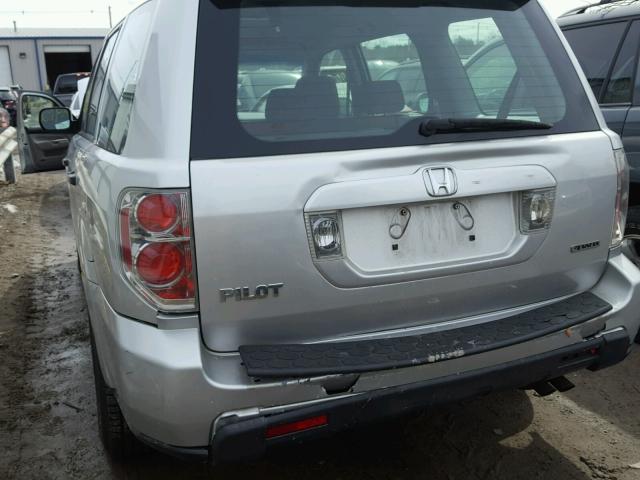 2HKYF18196H501291 - 2006 HONDA PILOT LX SILVER photo 9