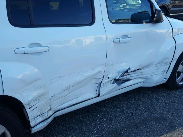 3GNBAAFWXBS599144 - 2011 CHEVROLET HHR LS WHITE photo 9
