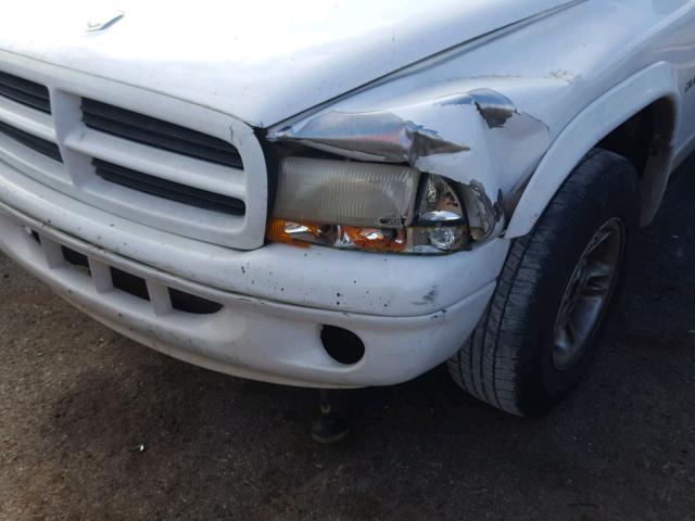 1B4HR28Z3YF238888 - 2000 DODGE DURANGO WHITE photo 9