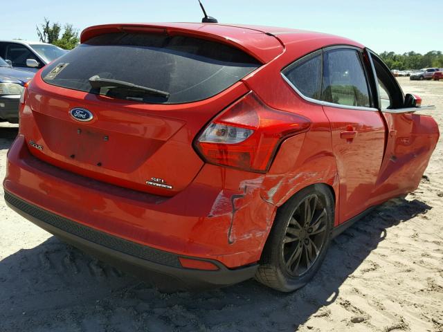 1FAHP3M2XCL470377 - 2012 FORD FOCUS SEL RED photo 4