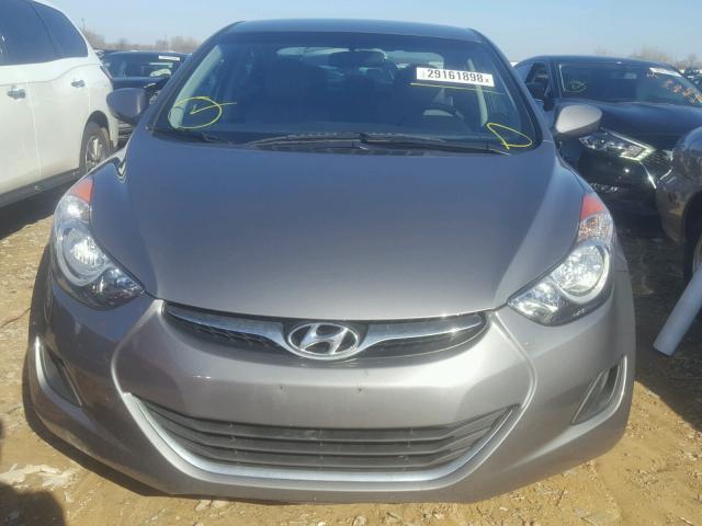 5NPDH4AE3DH261787 - 2013 HYUNDAI ELANTRA GL SILVER photo 9