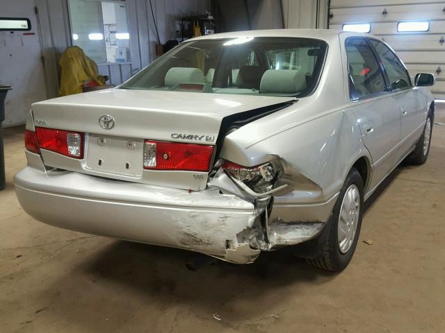 JT2BF22K110334033 - 2001 TOYOTA CAMRY CE SILVER photo 4