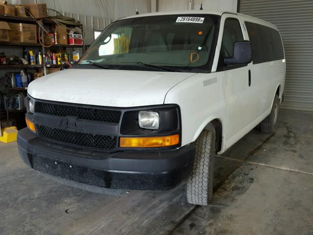 1GNZGXFA2D1155751 - 2013 CHEVROLET EXPRESS G3 WHITE photo 2