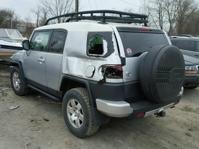 JTEBU11F170078198 - 2007 TOYOTA FJ CRUISER SILVER photo 3