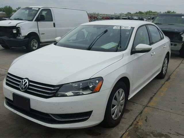 1VWAP7A30CC081793 - 2012 VOLKSWAGEN PASSAT WHITE photo 2