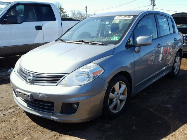 3N1BC1CP1AL375658 - 2010 NISSAN VERSA S GRAY photo 2