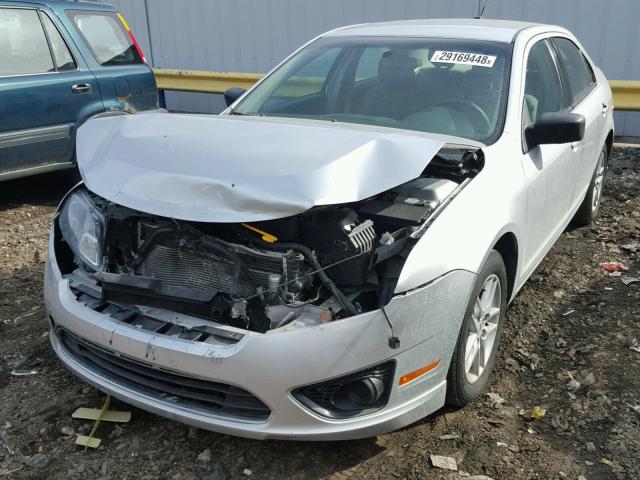 3FAHP0GA7CR176065 - 2012 FORD FUSION S SILVER photo 2