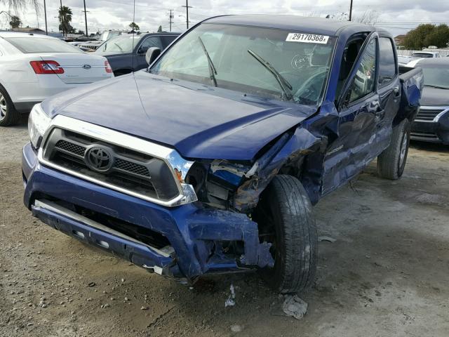 5TFLU4EN9FX121235 - 2015 TOYOTA TACOMA DOU BLUE photo 2