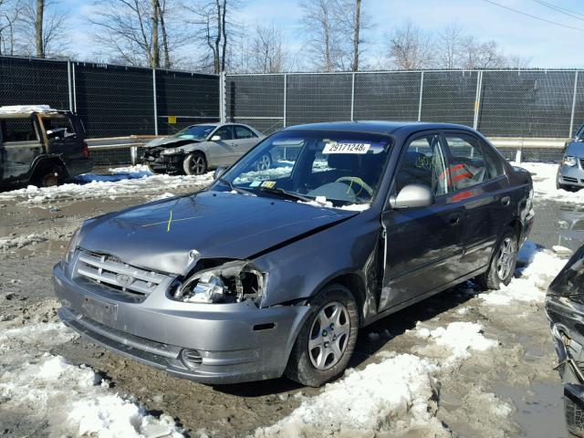 KMHCG45C84U503904 - 2004 HYUNDAI ACCENT GL GRAY photo 2