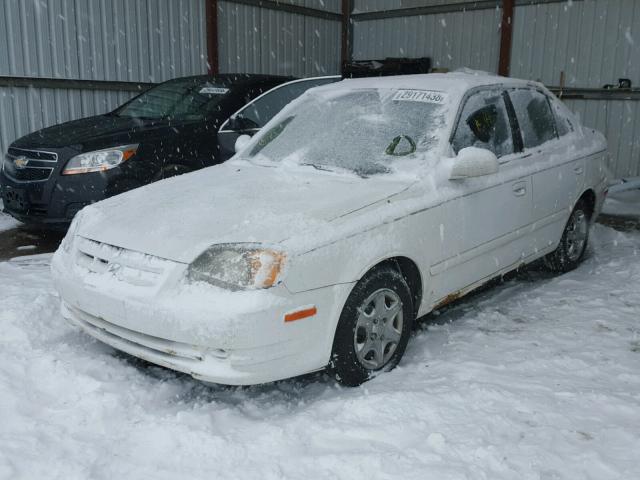 KMHCG45C63U470299 - 2003 HYUNDAI ACCENT GL WHITE photo 2