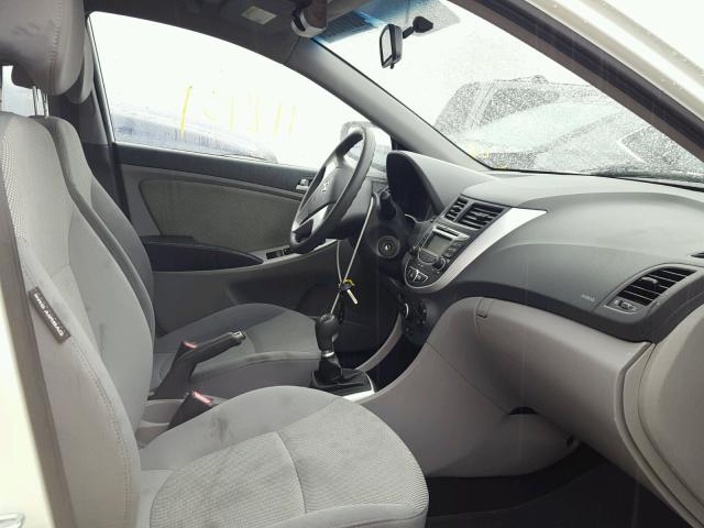 KMHCT5AE1CU057571 - 2012 HYUNDAI ACCENT GLS WHITE photo 5