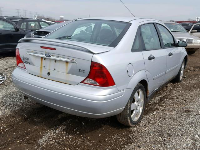 1FAFP383X2W281042 - 2002 FORD FOCUS ZTS SILVER photo 4