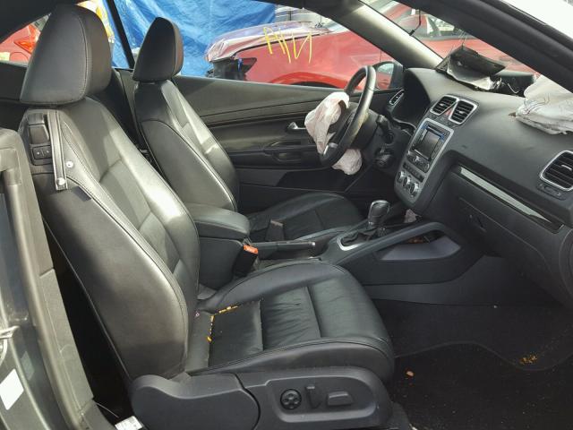 WVWFW8AH4DV002564 - 2013 VOLKSWAGEN EOS LUX Серый фото 5