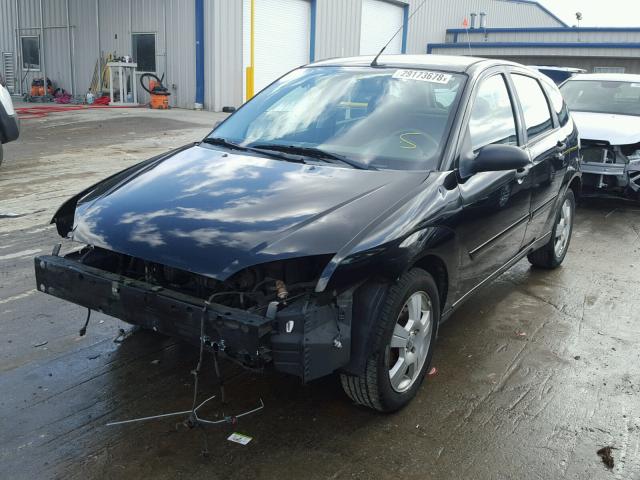 1FAHP37N57W269173 - 2007 FORD FOCUS ZX5 BLACK photo 2