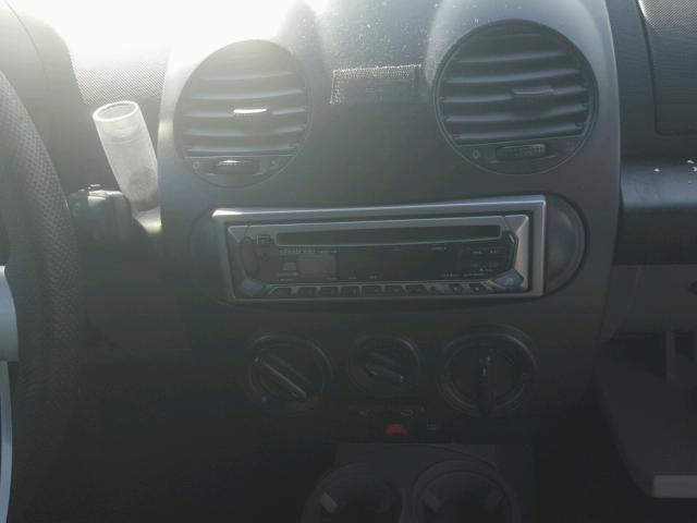 3VWBK21C42M445121 - 2002 VOLKSWAGEN NEW BEETLE 黄色 照片 9