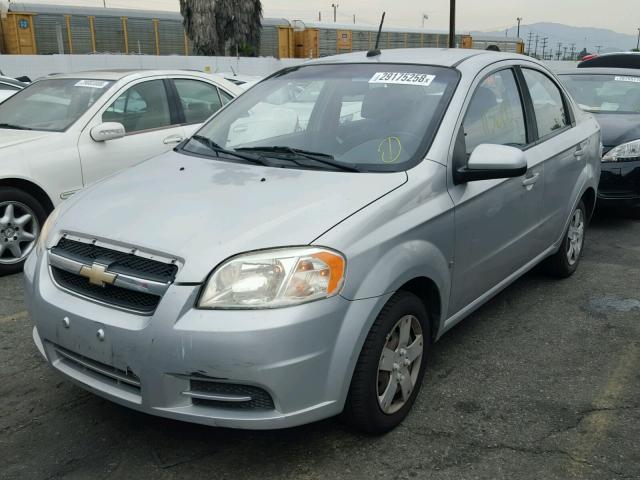 KL1TD56E59B403434 - 2009 CHEVROLET AVEO LS SILVER photo 2