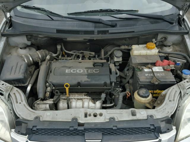 KL1TD56E59B403434 - 2009 CHEVROLET AVEO LS SILVER photo 7