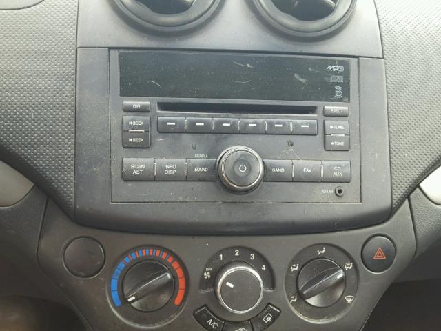 KL1TD56E59B403434 - 2009 CHEVROLET AVEO LS SILVER photo 9