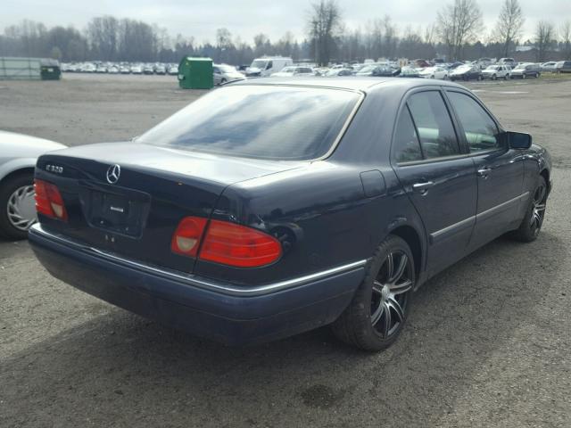 WDBJF55F4VJ036237 - 1997 MERCEDES-BENZ E 320 BLUE photo 4