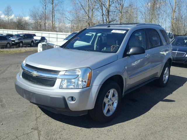 2CNDL73F356152236 - 2005 CHEVROLET EQUINOX LT SILVER photo 2